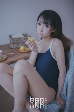 蜜桃女孩